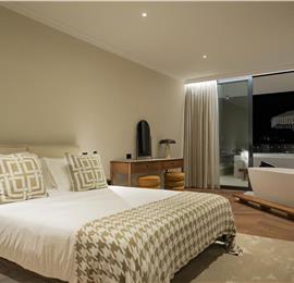 Selection of 5 bedroom seafront villas with heated pool on Ciovo near Trogir, sleeps 10